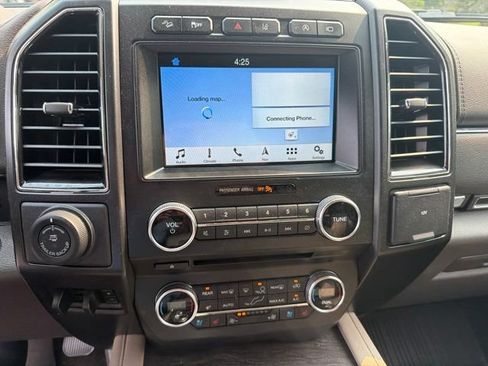 Used 2018 Ford Expedition Limited w/ Equipment Group 302A AWD/4WD image 12