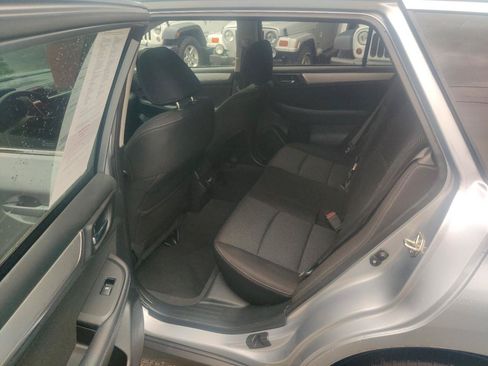 Used 2018 Subaru Outback 2.5i Premium AWD/4WD image 12