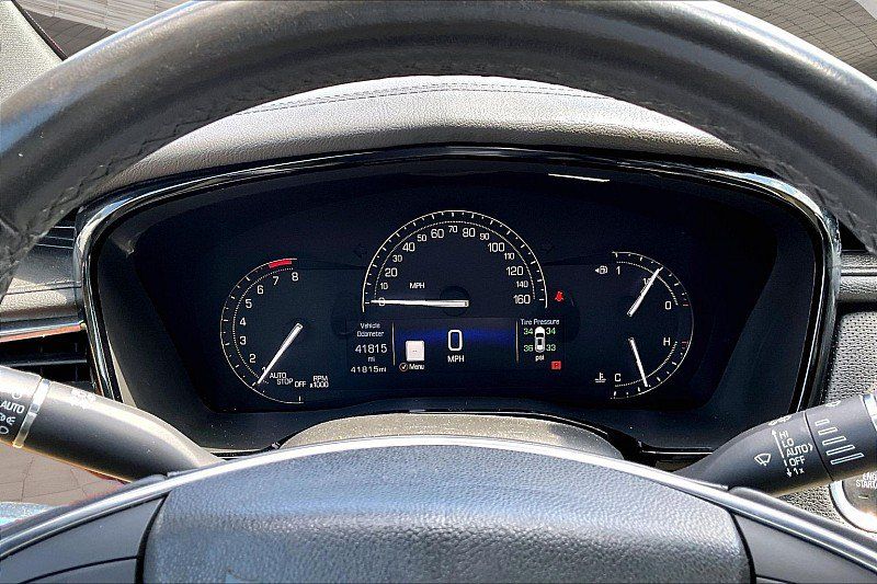 Used 2018 Cadillac XT5 Luxury w/ Driver Awareness Package FWD image 18