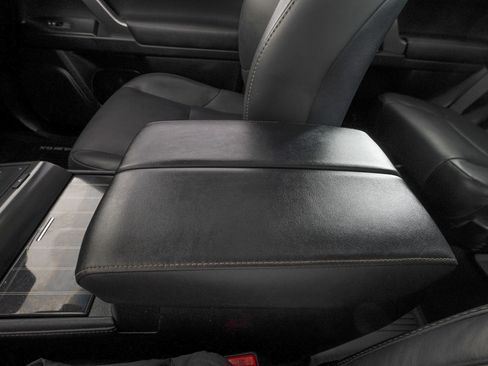Used 2023 Lexus GX 460 Luxury w/ Sport Design Package AWD/4WD image 27