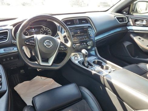 Used 2019 Nissan Maxima SR w/ Premium Package image 8