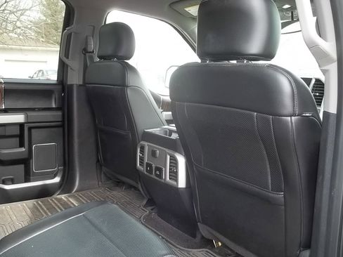 Used 2017 Ford F150 Lariat image 13