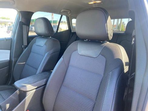 Used 2025 Chevrolet Trax LT w/ LT Convenience Package FWD image 10