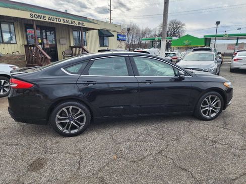Used 2017 Ford Fusion SE w/ Equipment Group 201A image 9