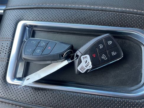 Used 2022 Chevrolet Silverado 1500 High Country w/ Technology Package image 33