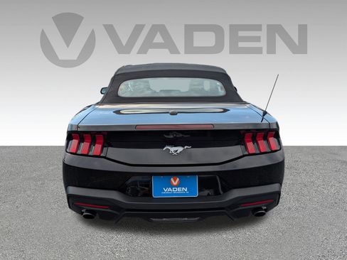 Used 2024 Ford Mustang Convertible image 25