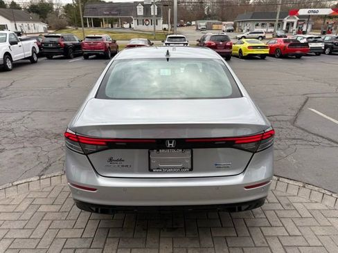 Used 2024 Honda Accord Touring image 9