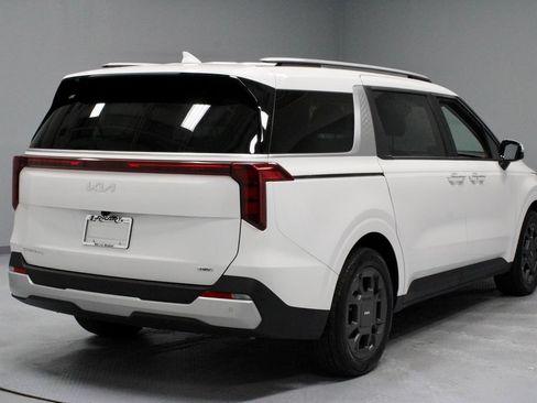 Used 2026 Kia Carnival EX FWD image 13