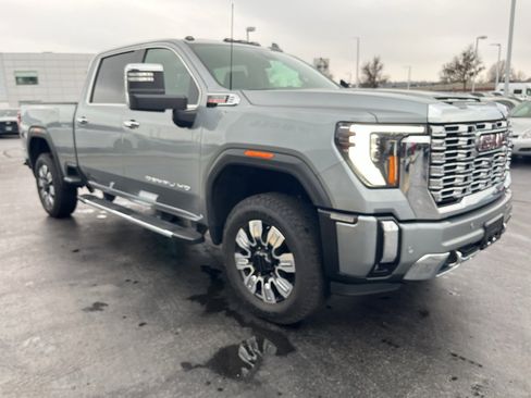 Used 2024 GMC Sierra 2500 Denali w/ Denali Reserve Package image 5