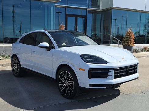 New 2026 Porsche Cayenne Coupe AWD/4WD image 9
