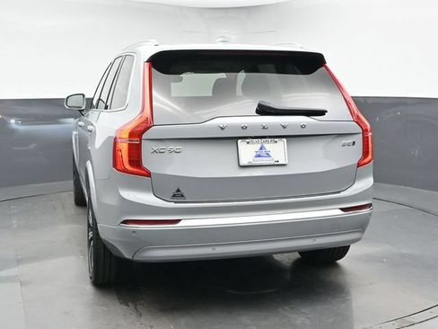 Used 2024 Volvo XC90 B5 Core w/ Protection Package Premier AWD/4WD image 7