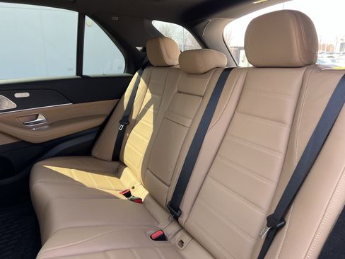 Used 2025 Mercedes-Benz GLE 450e 4MATIC image 33