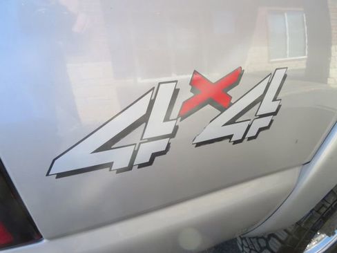 Used 2004 GMC Sierra 2500 SLE w/ Skid Plate Package image 12