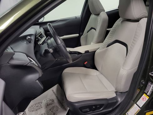 Used 2019 Lexus UX 200 w/ Premium Package image 13