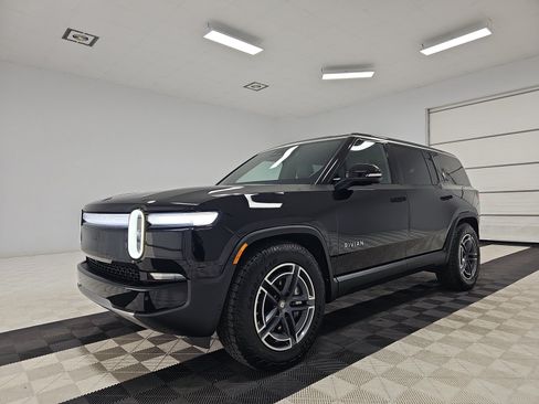 Used 2025 Rivian R1S Adventure AWD/4WD image 1