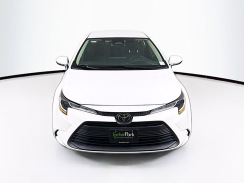 Used 2024 Toyota Corolla LE FWD image 2