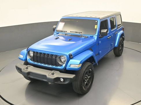 Used 2024 Jeep Wrangler Unlimited Sport AWD/4WD image 40