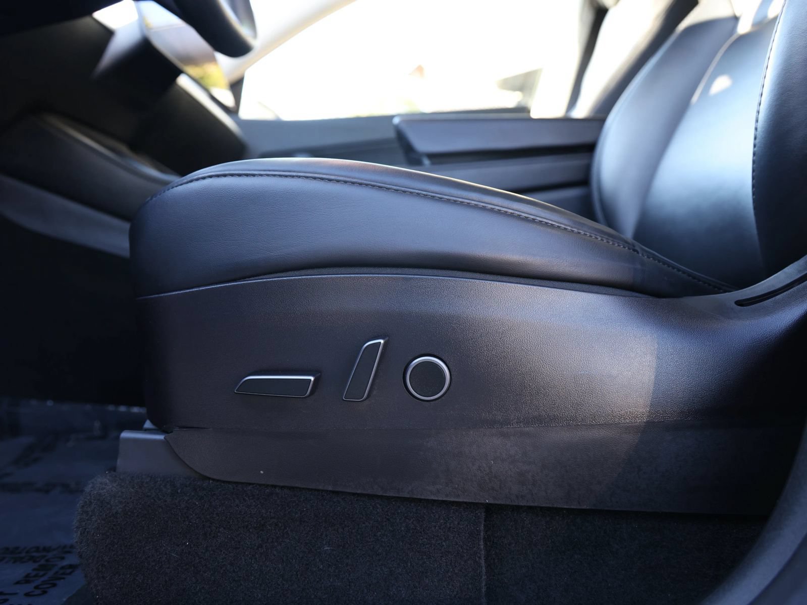 Used 2021 Tesla Model Y Long Range AWD/4WD image 22