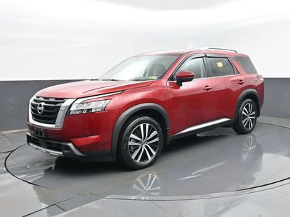 Used 2024 Nissan Pathfinder Platinum w/ Cargo Package
