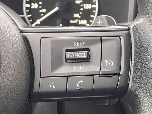 Used 2023 Nissan Rogue S image 23