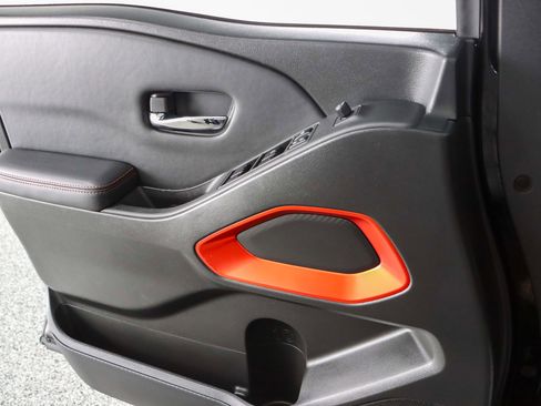 Used 2022 Nissan Frontier PRO-4X w/ Technology Package image 22