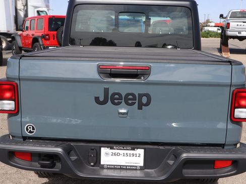 New 2026 Jeep Gladiator Sport AWD/4WD image 6