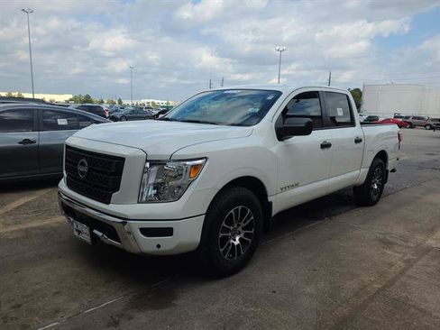Used 2024 Nissan Titan SV w/ SV Convenience Package image 34