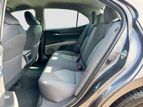 Used 2020 Toyota Camry LE FWD image 22