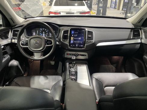 Used 2018 Volvo XC90 T5 Momentum w/ Convenience Package AWD/4WD image 2