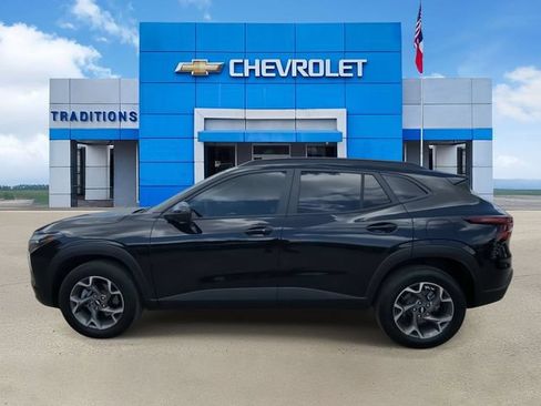 Certified 2026 Chevrolet Trax LT w/ Driver Confidence Package FWD image 6