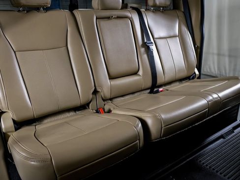 Used 2021 Ford F450 Lariat w/ Lariat Value Package AWD/4WD image 31