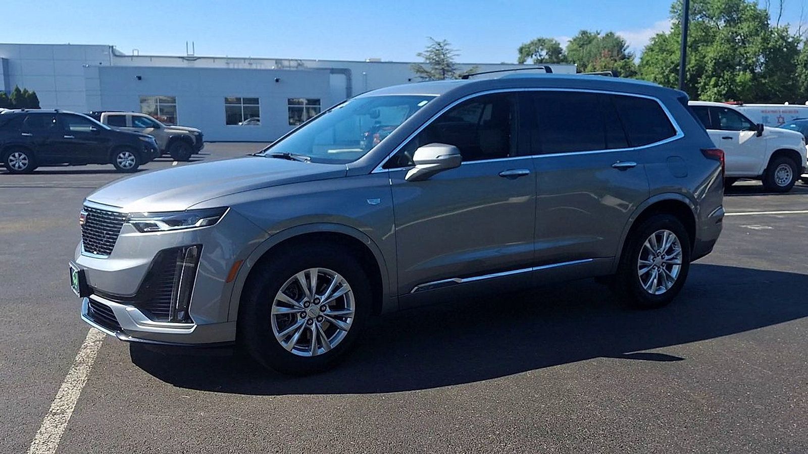 Certified 2025 Cadillac XT6 Luxury AWD/4WD image 7