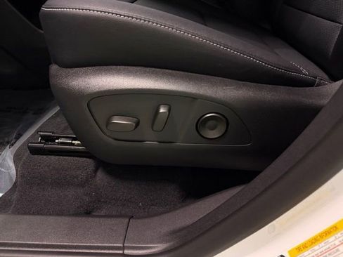 New 2026 Chevrolet Traverse LT w/ Sun and Wheel Package image 13