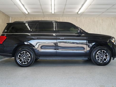 Used 2023 Ford Expedition XLT AWD/4WD image 6
