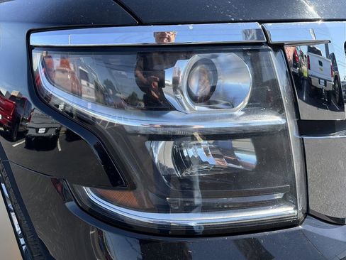 Used 2017 Chevrolet Suburban Premier AWD/4WD image 10