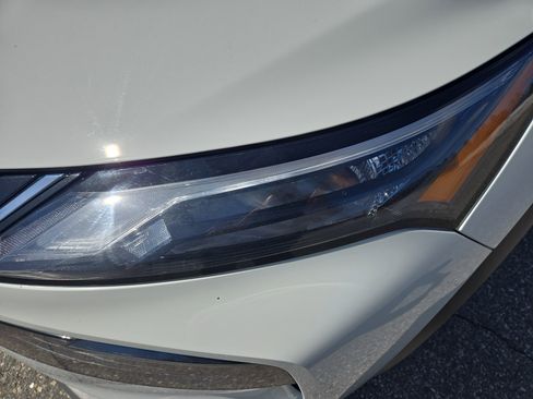 Used 2023 Nissan Rogue S image 9