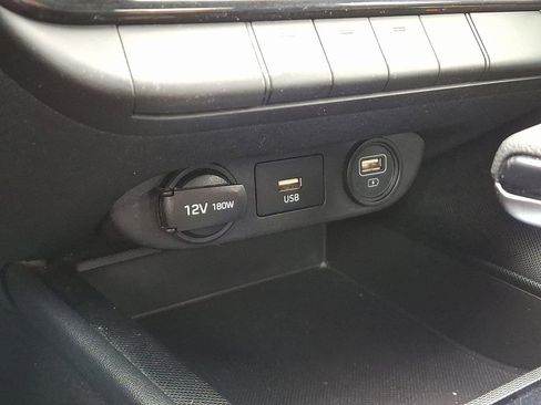 Used 2023 Hyundai Elantra SEL image 24