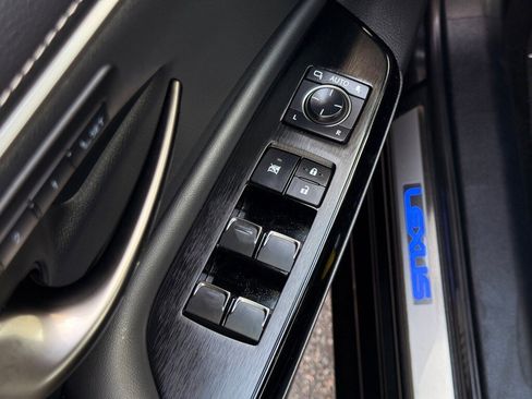 Certified 2025 Lexus ES 300h w/ Premium Package image 29