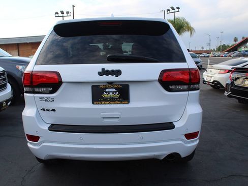 Used 2018 Jeep Grand Cherokee Altitude AWD/4WD image 6