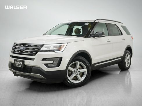 Used 2016 Ford Explorer XLT w/ Equipment Group 202A AWD/4WD image 1
