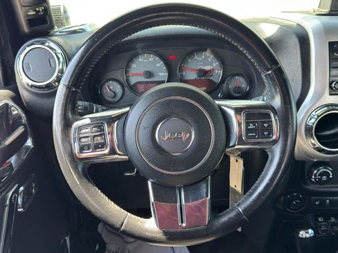 Used 2016 Jeep Wrangler Sahara AWD/4WD image 16
