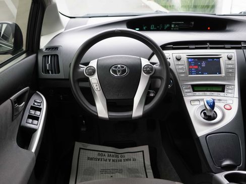 Used 2015 Toyota Prius Two image 40