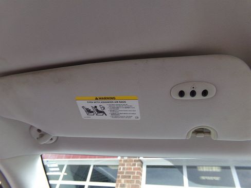 Used 2008 Chrysler Town & Country Touring FWD image 38