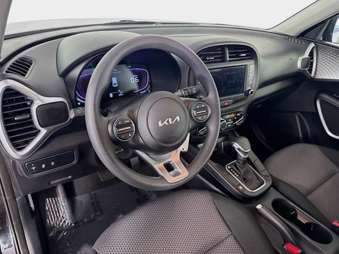 Certified 2025 Kia Soul LX w/ LX Technology Package image 9