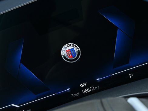 Used 2025 BMW ALPINA XB7 AWD/4WD image 26