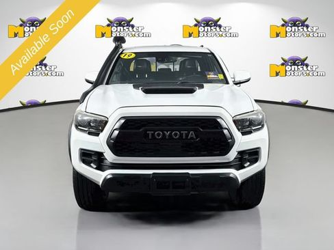 Used 2019 Toyota Tacoma TRD Off-Road AWD/4WD image 2