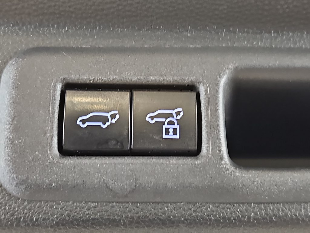Used 2023 Toyota Sequoia Capstone AWD/4WD image 16