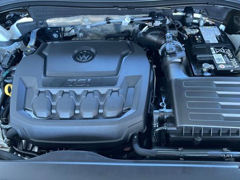 Used 2024 Volkswagen Tiguan Wolfsburg Edition image 30