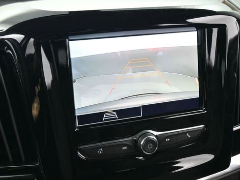 Used 2020 Chevrolet Traverse LS FWD image 16