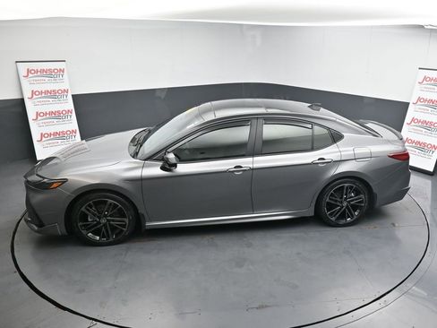 Used 2025 Toyota Camry XSE image 27